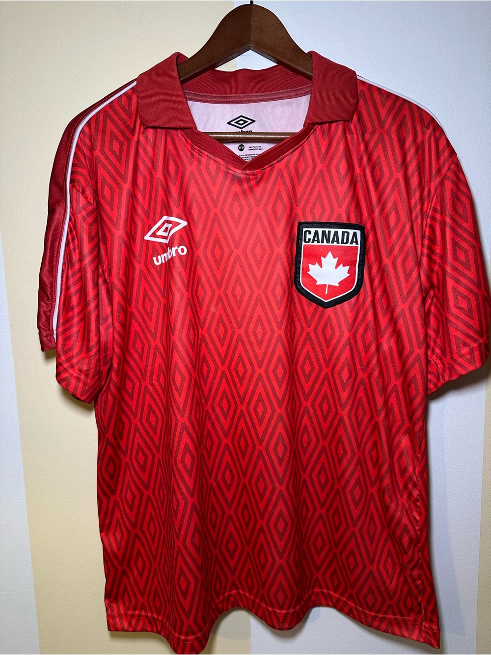 Umbro Tournament 2026 Canada Football Jersey Red Diamond Soccer Shirt Men's M
